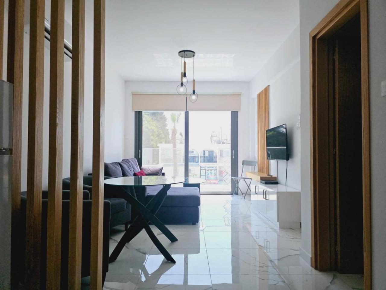 Sea Side Appartment In Kato Paphos Eksteriør bilde